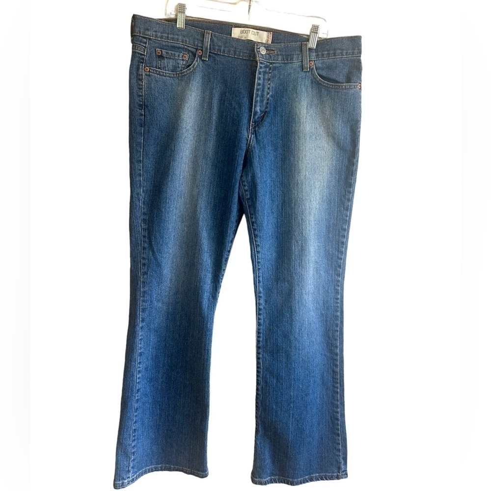 Levi Bootcut Denim Jeans • Used • Size: 16